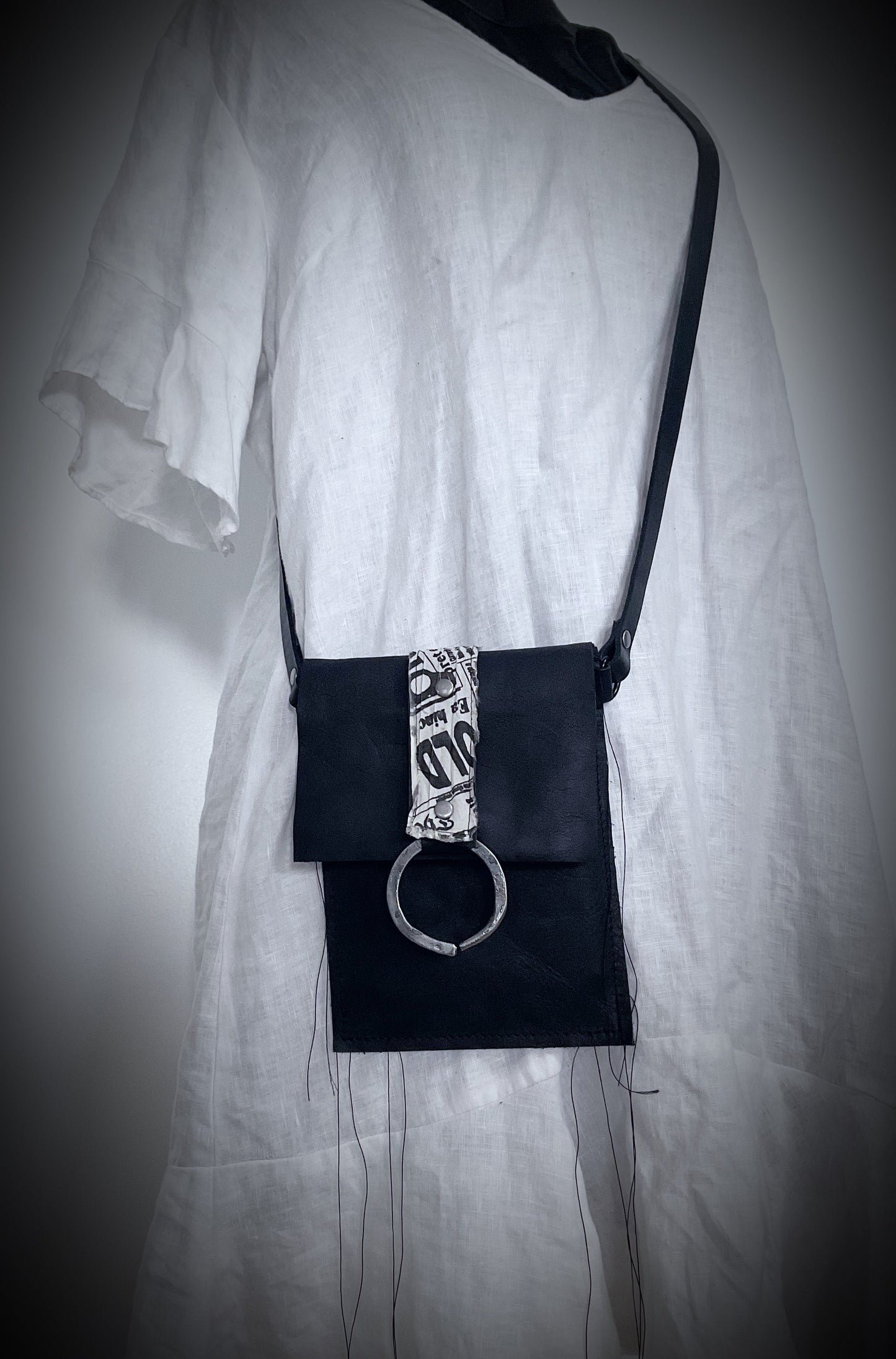 ‘Elle’ Black Leather Phone Satchel - Todays News