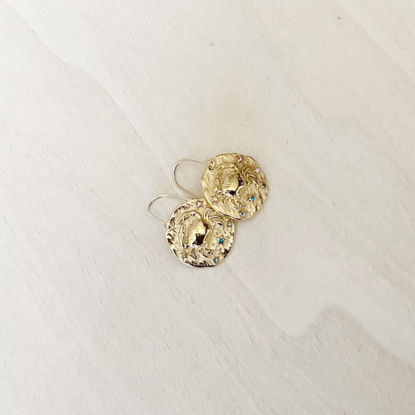 Crab Medallion Earring Set - Gold