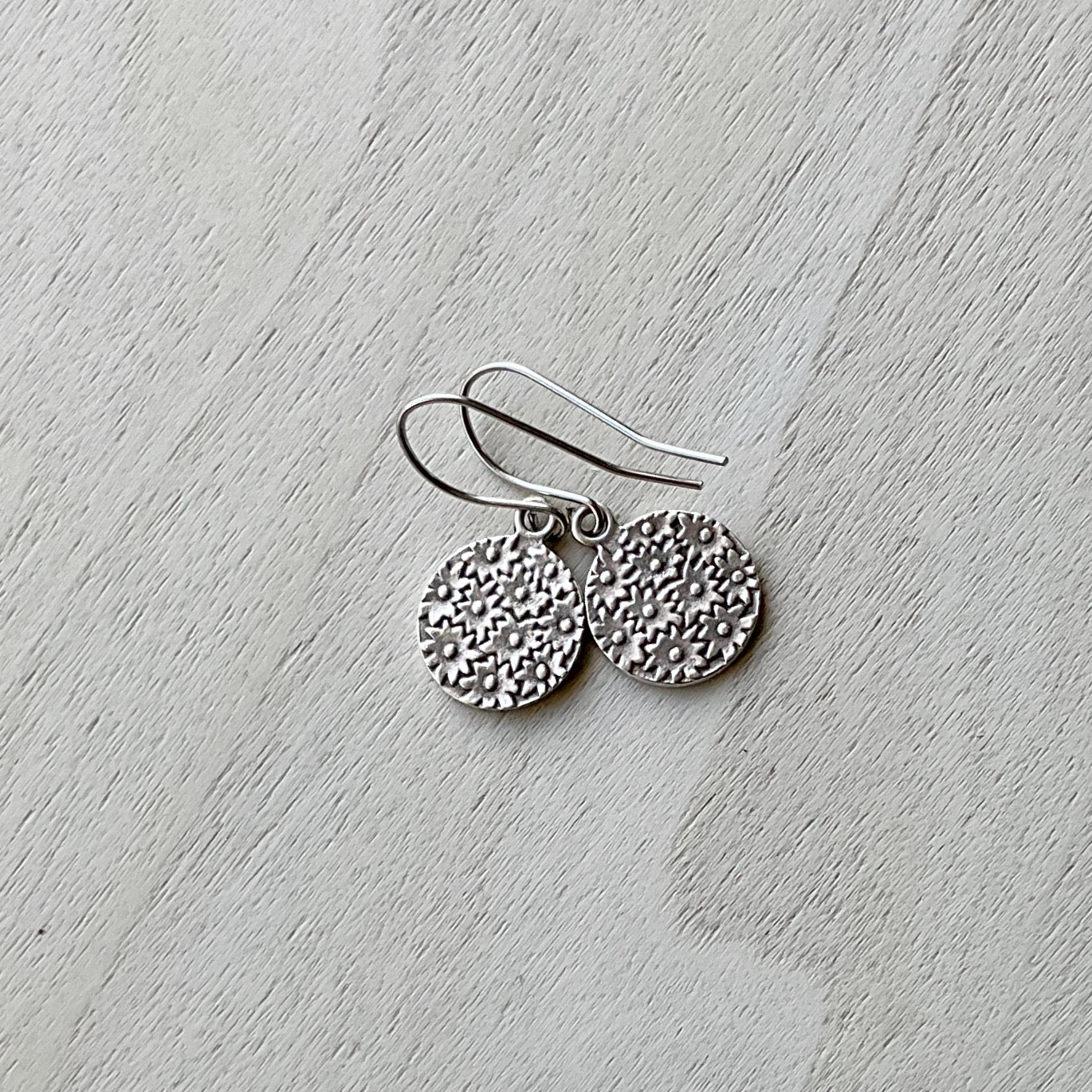 Daisey Stamp Earring Set