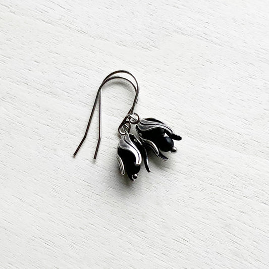 Miss Devine Vintage Tulip Earring Set