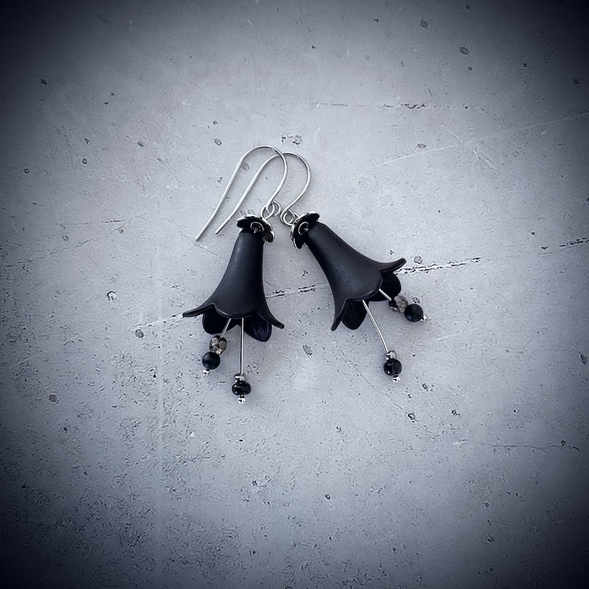 Vintage Fluted Flower Earring Set - The Sister Label